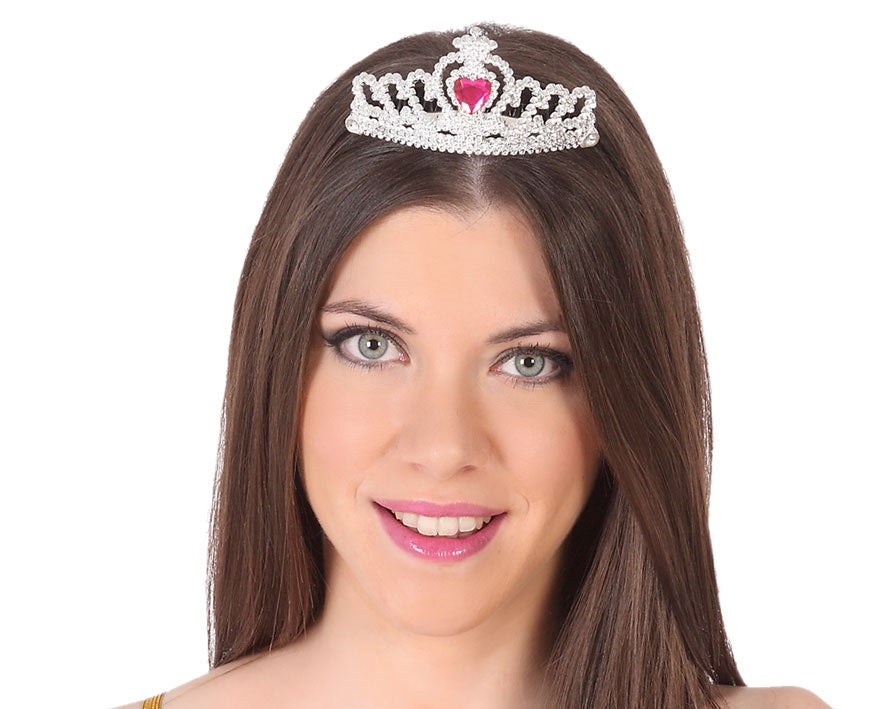 Tiara con Cuore  – Eleganza Scintillante per Ogni Occasione! 👑💖